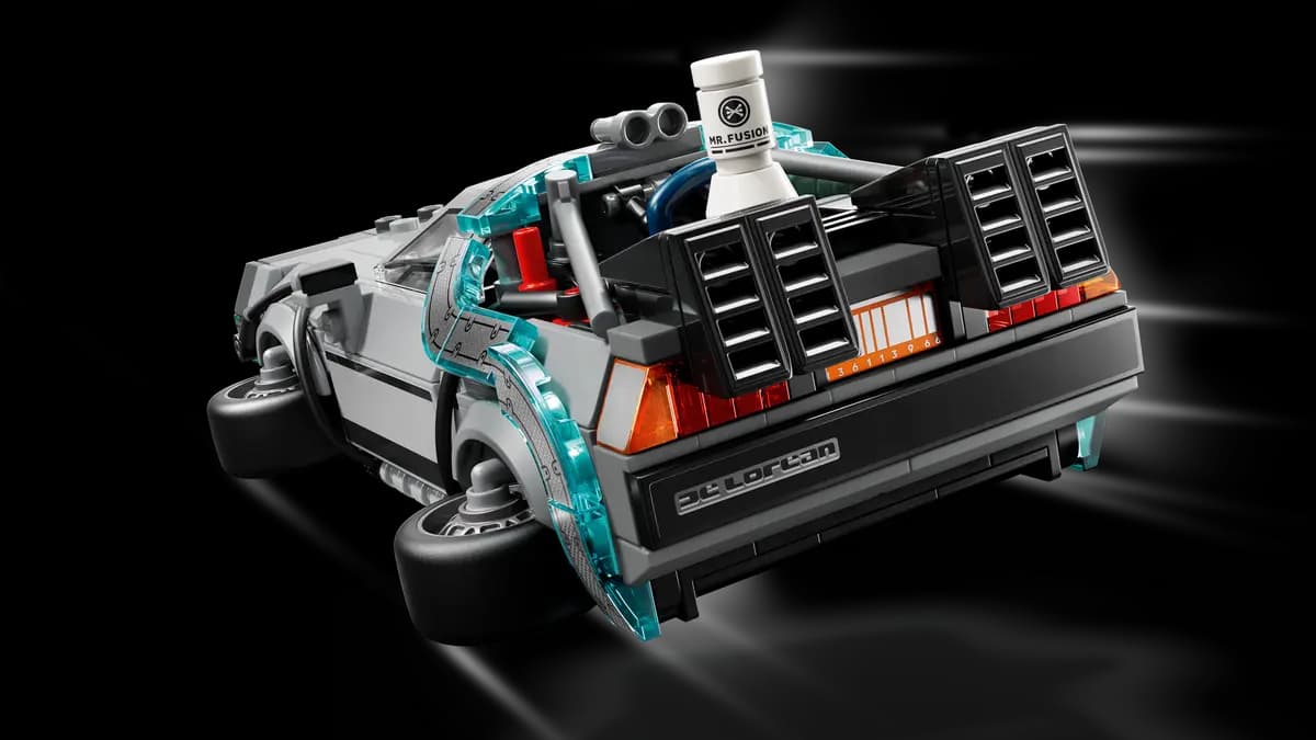 Vista posteriore della versione volante con Mr. Fusion e le prese d'aria dettagliate