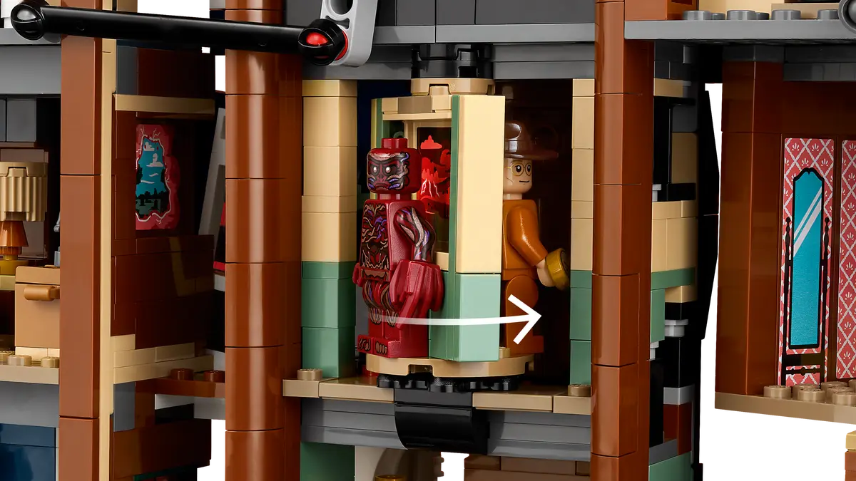 Dettaglio della funzione di trasformazione: Mr. Whatsit che diventa Vecna con meccanismo rotante